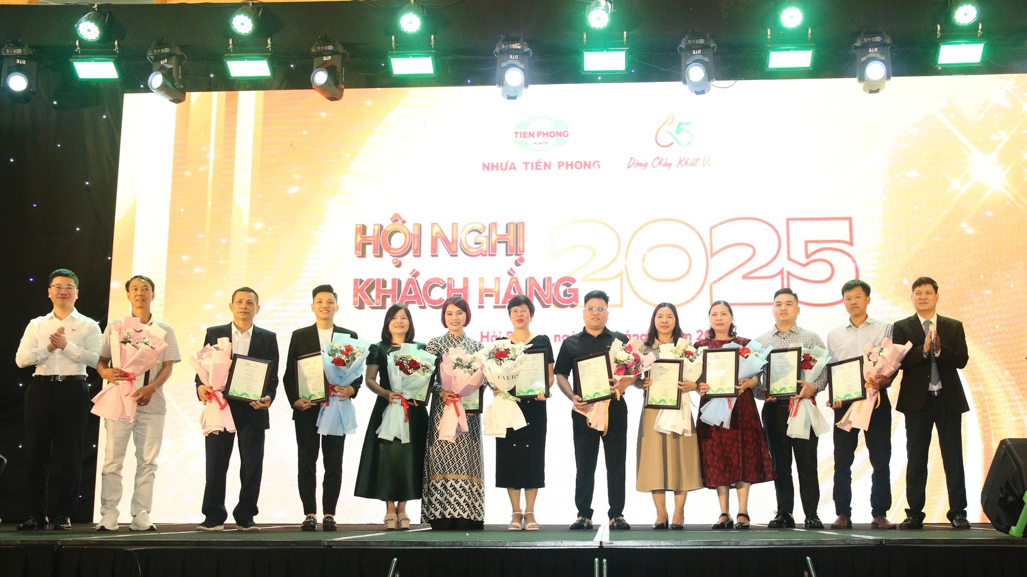 Hội nghị khách hàng Nhựa Tiền Phong 2025